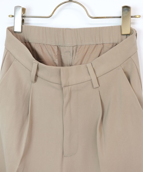 andme(アンドミー)の「とろみ素材タックワイドパンツ(スラックス・レディース・ブラック/ブラウン/ピンク/イエロー/グリーン/ダークベージュ/ダークグリーン/ネイビー/テラコッタ/アイボリー/レッド/ケリーグリーン/ローズ・M/L)」の18枚目の写真