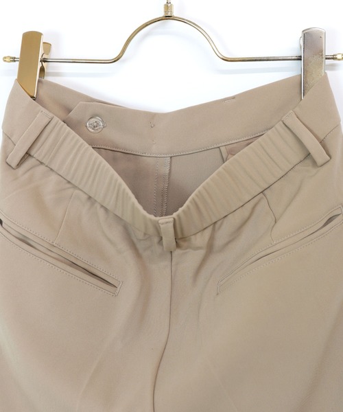 andme(アンドミー)の「とろみ素材タックワイドパンツ(スラックス・レディース・ブラック/ブラウン/ピンク/イエロー/グリーン/ダークベージュ/ダークグリーン/ネイビー/テラコッタ/アイボリー/レッド/ケリーグリーン/ローズ・M/L)」の20枚目の写真