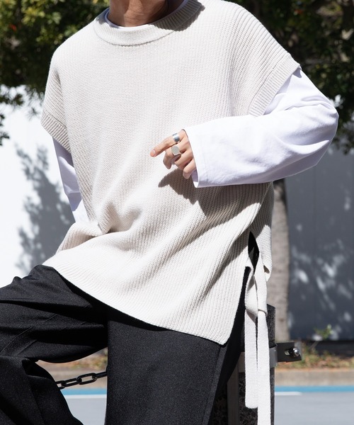 Adoon plain（アドーンプレーン）の「【Adoon plain】サイドムスビニットベスト（ベスト・メンズ・アイボリー/ブラック/オレンジ・MEDIUM/LARGE）」の2枚目の写真