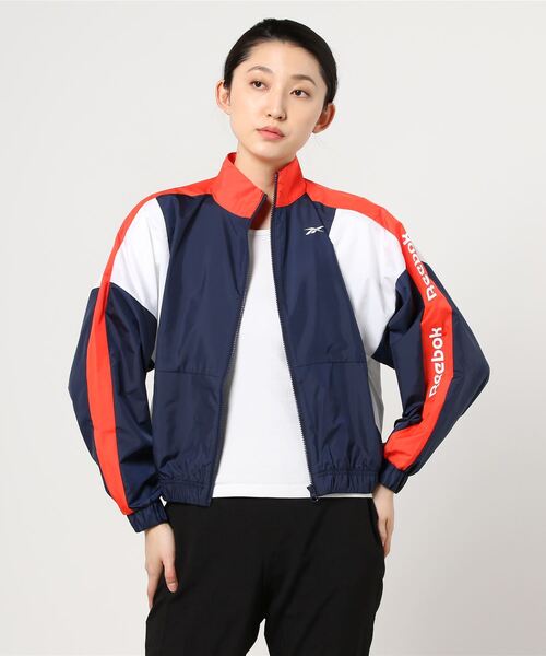 Reebok(リーボック)の「トレーニング エッセンシャルズ ウーブン リニアロゴジャケット / Training Essentials Woven Linear Logo Jacket(ブルゾン・レディース・ブラック/ネイビー・LARGE/X-LARGE/MEDIUM/SMALL/X-SMALL)」の9枚目の写真