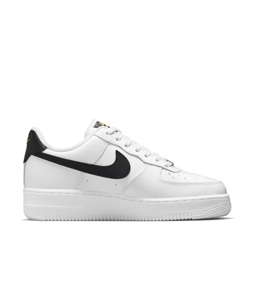 NIKE（ナイキ）の「ナイキ エア フォース 1 '07 エッセンシャル ウィメンズシューズ / スニーカー/ Nike Air Force 1 '07 Essential Women's Shoe（スニーカー・レディース・ホワイト/ホワイト系その他4・22/22.5/26/24.5/24/23/25/25.5/23.5）」の4枚目の写真