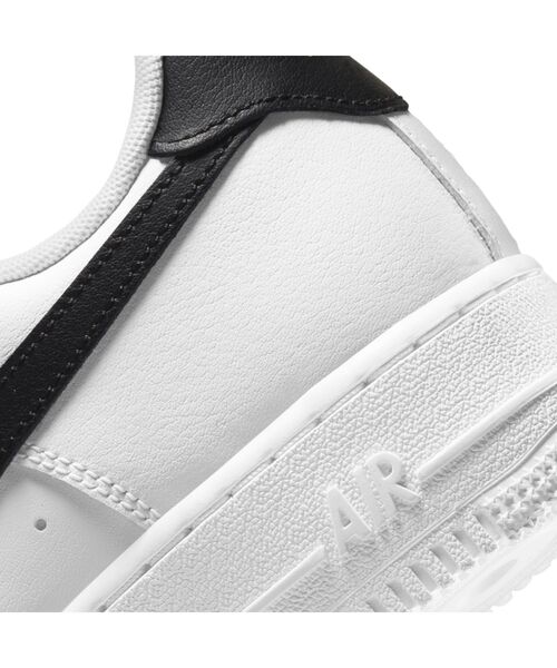 NIKE（ナイキ）の「ナイキ エア フォース 1 '07 エッセンシャル ウィメンズシューズ / スニーカー/ Nike Air Force 1 '07 Essential Women's Shoe（スニーカー・レディース・ホワイト/ホワイト系その他4・22/22.5/26/24.5/24/23/25/25.5/23.5）」の9枚目の写真
