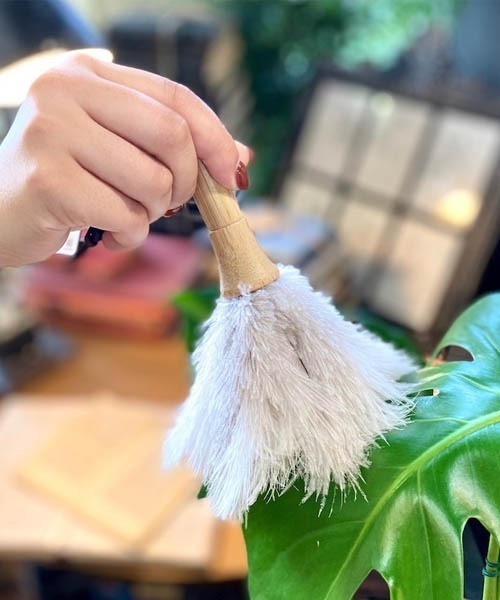 DULTON（ダルトン）の「FEATHER DUSTER MINI/フェザー ダスター ミニ（掃除グッズ・メンズ・ホワイト/グレー・FREE）」の2枚目の写真