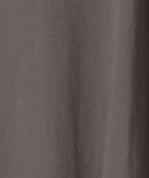 SHIPS（シップス）の「【WEB限定】〈UVカット〉USAコットンサイズチョイススリットTEE◇（Tシャツ/カットソー・レディース・オフホワイト/ブラック/チャコールグレー/ベージュ系その他/グリーン/ライトグリーン/スカイブルー/ダークオリーブ/マスタード・SMALL/MEDIUM/LARGE）」の11枚目の写真