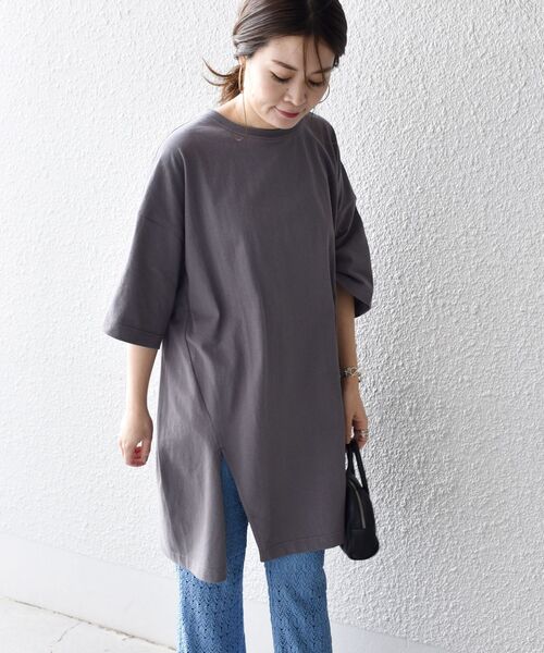 SHIPS（シップス）の「【WEB限定】〈UVカット〉USAコットンサイズチョイススリットTEE◇（Tシャツ/カットソー・レディース・オフホワイト/ブラック/チャコールグレー/ベージュ系その他/グリーン/ライトグリーン/スカイブルー/ダークオリーブ/マスタード・SMALL/MEDIUM/LARGE）」の14枚目の写真