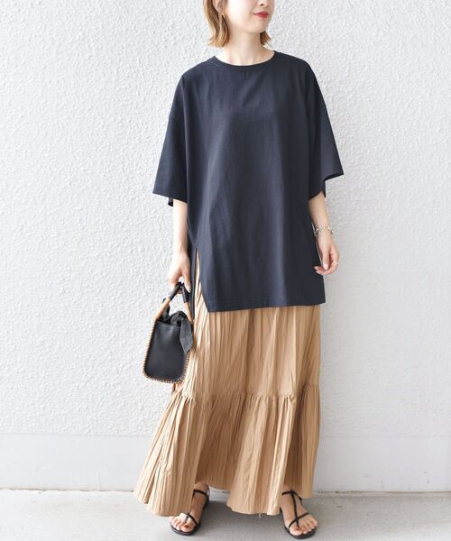 SHIPS（シップス）の「【WEB限定】〈UVカット〉USAコットンサイズチョイススリットTEE◇（Tシャツ/カットソー・レディース・オフホワイト/ブラック/チャコールグレー/ベージュ系その他/グリーン/ライトグリーン/スカイブルー/ダークオリーブ/マスタード・SMALL/MEDIUM/LARGE）」の22枚目の写真