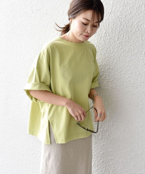 SHIPS（シップス）の「【WEB限定】〈UVカット〉USAコットンサイズチョイススリットTEE◇（Tシャツ/カットソー・レディース・オフホワイト/ブラック/チャコールグレー/ベージュ系その他/グリーン/ライトグリーン/スカイブルー/ダークオリーブ/マスタード・SMALL/MEDIUM/LARGE）」の17枚目の写真