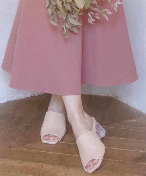 INGNI(イング)の「スクエアトゥクリアヒールサンダル(サンダル・レディース・アイボリー/ブラック/ベージュ・L/M)」の10枚目の写真