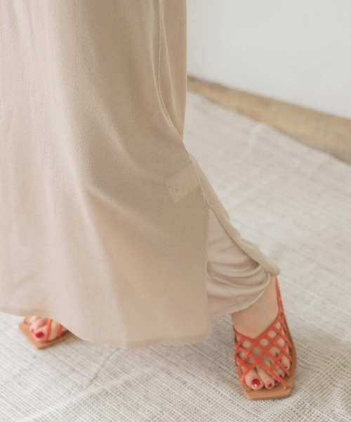 ITEMS URBANRESEARCH（アイテムズ アーバンリサーチ）の「ビスチェセットシアーニットワンピース（ワンピース・レディース・グレー/ブラウン/ベージュ・FREE）」の7枚目の写真