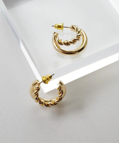 SIGNAL(シグナル)の「【SIGNAL/シグナル】Knot Hoop Pierce / ノットフープピアス(ピアス(両耳用)・レディース・ゴールド/シルバー・FREE)」の10枚目の写真