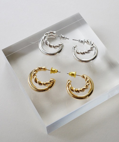 SIGNAL(シグナル)の「【SIGNAL/シグナル】Knot Hoop Pierce / ノットフープピアス(ピアス(両耳用)・レディース・ゴールド/シルバー・FREE)」の11枚目の写真