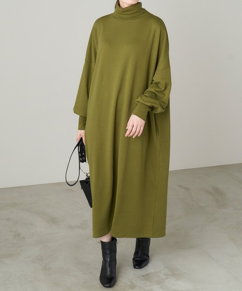 Chaco closet（チャコ クローゼット）の「オーバーサイズ タートルネック 袖口ボタン 裏毛ロングワンピース（ワンピース・レディース・チャコールグレー/アイボリー/オレンジ/グリーン系その他/ベージュ・FREE）」の12枚目の写真