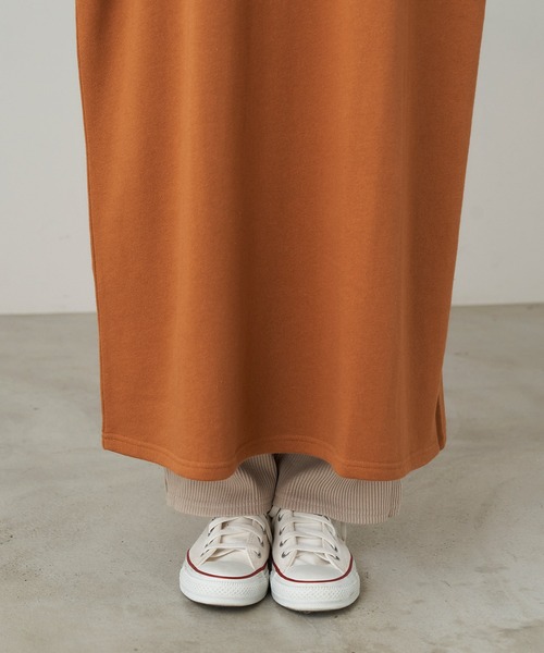 Chaco closet（チャコ クローゼット）の「オーバーサイズ タートルネック 袖口ボタン 裏毛ロングワンピース（ワンピース・レディース・チャコールグレー/アイボリー/オレンジ/グリーン系その他/ベージュ・FREE）」の22枚目の写真