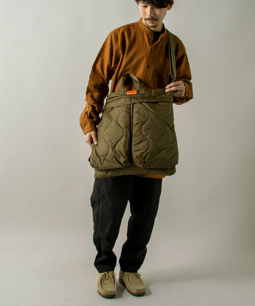 UNIVERSAL OVERALL（ユニバーサルオーバーオール）の「【UNIVERSAL OVERALL】3WAY キルティングヘルメットバッグ#UVO-109（ショルダーバッグ・メンズ・オリーブ/ブラック・FREE）」の9枚目の写真