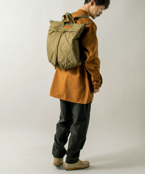 UNIVERSAL OVERALL（ユニバーサルオーバーオール）の「【UNIVERSAL OVERALL】3WAY キルティングヘルメットバッグ#UVO-109（ショルダーバッグ・メンズ・オリーブ/ブラック・FREE）」の14枚目の写真