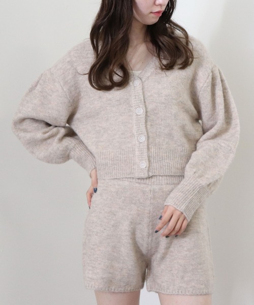 archives（アルシーヴ）の「【setupにも】短丈ボリュームスリーブカーディガン（ニット/セーター・レディース・グレイッシュベージュ/モカ/アイボリー/ブラック/グリーン/ブラウン・MEDIUM）」の6枚目の写真