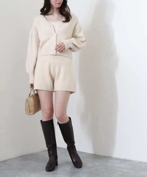 archives（アルシーヴ）の「【setupにも】短丈ボリュームスリーブカーディガン（ニット/セーター・レディース・グレイッシュベージュ/モカ/アイボリー/ブラック/グリーン/ブラウン・MEDIUM）」の11枚目の写真