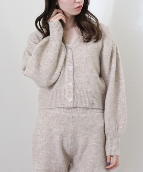 archives（アルシーヴ）の「【setupにも】短丈ボリュームスリーブカーディガン（ニット/セーター・レディース・グレイッシュベージュ/モカ/アイボリー/ブラック/グリーン/ブラウン・MEDIUM）」の16枚目の写真