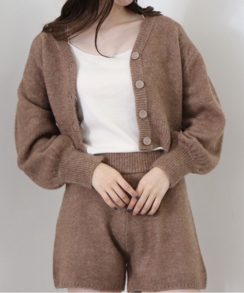 archives（アルシーヴ）の「【setupにも】短丈ボリュームスリーブカーディガン（ニット/セーター・レディース・グレイッシュベージュ/モカ/アイボリー/ブラック/グリーン/ブラウン・MEDIUM）」の15枚目の写真