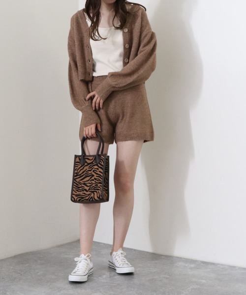 archives（アルシーヴ）の「【setupにも】短丈ボリュームスリーブカーディガン（ニット/セーター・レディース・グレイッシュベージュ/モカ/アイボリー/ブラック/グリーン/ブラウン・MEDIUM）」の8枚目の写真