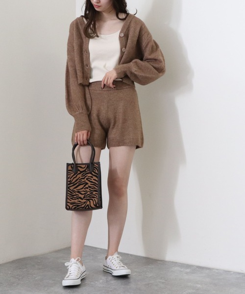 archives（アルシーヴ）の「【setupにも】短丈ボリュームスリーブカーディガン（ニット/セーター・レディース・グレイッシュベージュ/モカ/アイボリー/ブラック/グリーン/ブラウン・MEDIUM）」の19枚目の写真