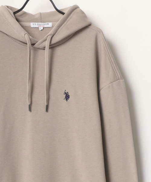 U.S. POLO ASSN.(ユーエスポロアッスン)の「U.S. POLO ASSN./ユーエスポロアッスン 別注 オーバーサイズ 裏毛 ロゴ ワンポイント刺繍 スウェット パーカー フーディー/長袖 トップス プルオーバー/レディース メンズ(パーカー・メンズ・ホワイト/ブラック/ダークグリーン/ベージュ/ネイビー/サックスブルー/グリーン/オートミール/グレー/チャコールグレー・LL/M/L)」の5枚目の写真