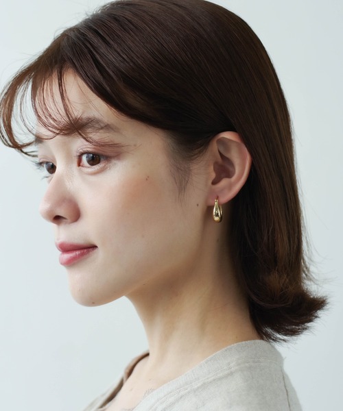 yu-ka（ユーカ）の「YU-KA : ボリュームぷっくりフープピアス（ピアス（両耳用）・レディース・シルバー/ゴールド・ONE SIZE）」の11枚目の写真