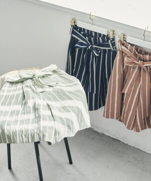 LAYMEE（レイミー）の「Wolf stripe shorts pants / ウォルフストライプショートパンツ（その他パンツ・レディース・ベージュ/グリーン系その他/キャメル/ネイビー・FREE）」の2枚目の写真