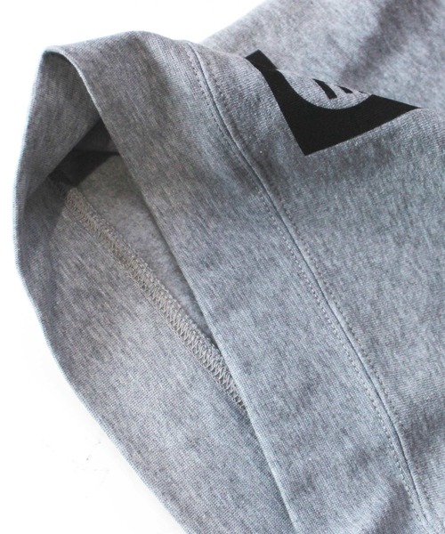 THE CASUAL(カジュアル)の「裏起毛プリントプルオーバーパーカー キッズ(パーカー・キッズ・ホワイト系/ベージュ/ブラック/ブラック系3/オフホワイト/ブラック系2/ブラック系1/ブラック系/杢グレー・120cm/160cm/130cm/110cm/140cm/150cm)」の14枚目の写真