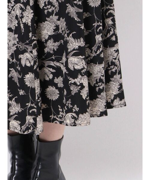 LAGUNAMOON（ラグナムーン）の「ウエストギャザーフラワーワンピース（ワンピース・レディース・ブラック/アイボリー/ブラウン・SMALL/MEDIUM）」の13枚目の写真