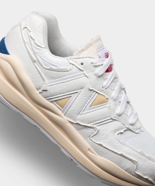 NEW BALANCE（ニューバランス）の「M5740（スニーカー・メンズ・ホワイト・22.5cm/23.5cm/24.5cm/25.5cm/26.5cm/27.5cm/28.5cm/30.0cm/23.0cm/24.0cm/25.0cm/26.0cm/27.0cm/28.0cm）」の5枚目の写真