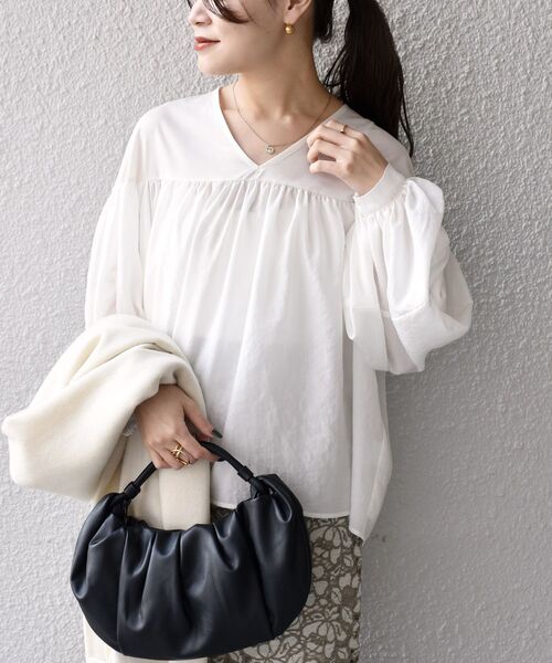 SHIPS（シップス）の「*〈手洗い可能〉ドッキングギャザーブラウス