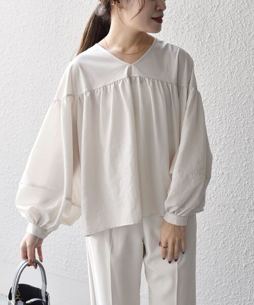 SHIPS（シップス）の「*〈手洗い可能〉ドッキングギャザーブラウス