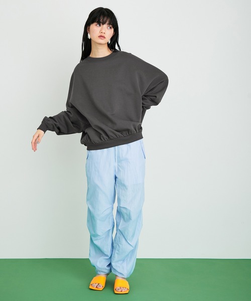 ADAM ET ROPE'（アダムエロペ）の「コクーンスウェット（スウェット・レディース・サックスブルー/ホワイト/チャコールグレー・FREE）」の6枚目の写真