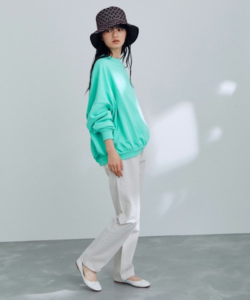 ADAM ET ROPE'（アダムエロペ）の「コクーンスウェット（スウェット・レディース・サックスブルー/ホワイト/チャコールグレー・FREE）」の9枚目の写真