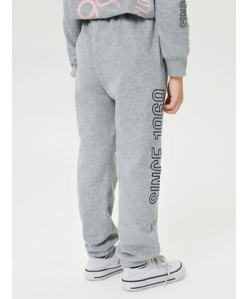 GAP（ギャップ）の「GAPロゴプリント ジョガーパンツ (幼児)（スウェットパンツ・キッズ・グレー/ホワイト・18-24M/5 YRS/3 YRS/4 YRS/12-18M/2 YRS）」の3枚目の写真