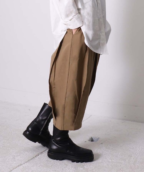 THE MORNING AFTER（ザ モーニング アフター）の「フロントタックワイドクロップドパンツ（その他パンツ・メンズ・ブラック/ホワイト/ベージュ・FREE）」の12枚目の写真