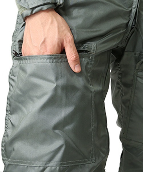 MILITARY(ミリタリー)の「実物 新品 米軍 CWU-64/P NOMEX フライトスーツ(つなぎ/オールインワン・メンズ・セージグリーン・40L)」の18枚目の写真