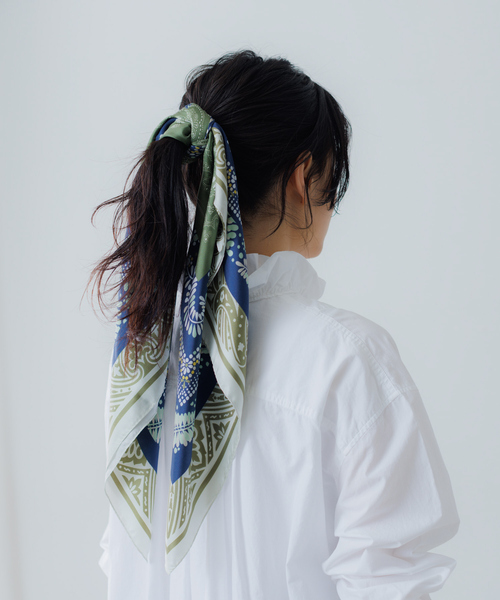 collex（コレックス）の「ボタニカルシルクプリントスカーフ（バンダナ/スカーフ・レディース・ブラウン系その他/グリーン系その他・フリー）」の13枚目の写真