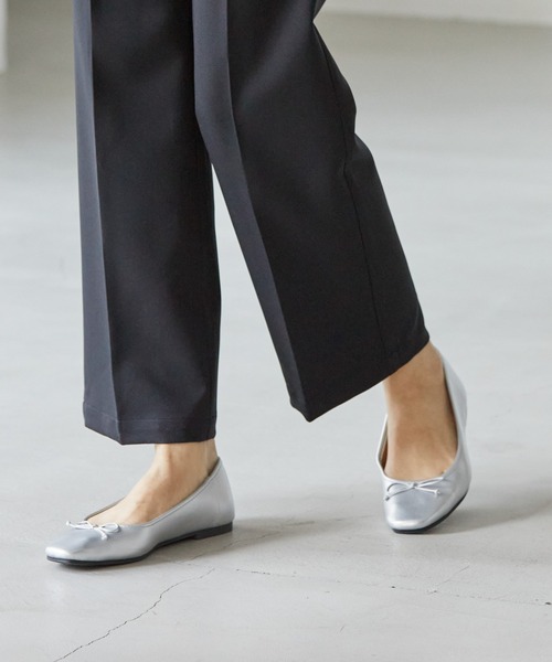 AMERICAN HOLIC（アメリカンホリック）の「メタリックバレエシューズ（パンプス・レディース・シルバー/ゴールド・S/M/L）」の2枚目の写真