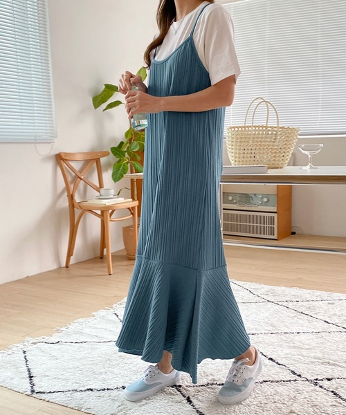 me+em select（ミームセレクト）の「※【 ５color 】プリーツフレアマーメイドキャミワンピース【韓国製】（ワンピース・レディース・ベージュ/ブラック/ブルー/チャコール/ピンク・FREE）」の17枚目の写真