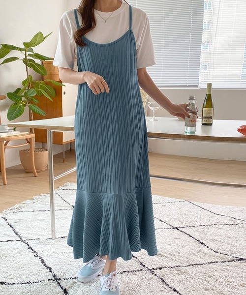 me+em select（ミームセレクト）の「※【 ５color 】プリーツフレアマーメイドキャミワンピース【韓国製】（ワンピース・レディース・ベージュ/ブラック/ブルー/チャコール/ピンク・FREE）」の18枚目の写真