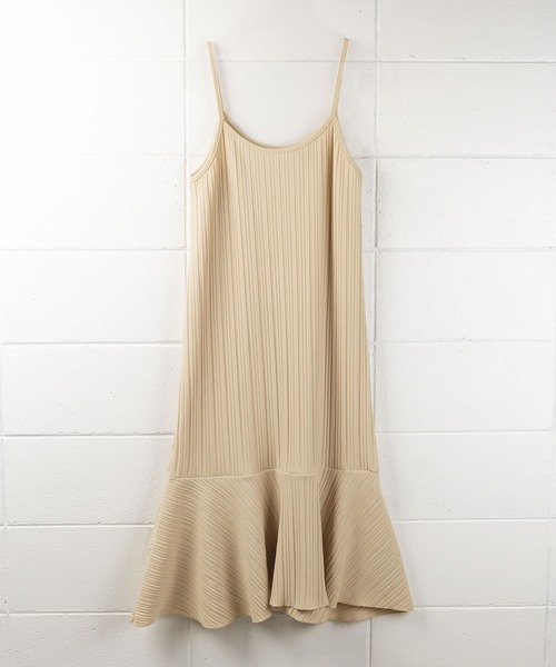 me+em select（ミームセレクト）の「※【 ５color 】プリーツフレアマーメイドキャミワンピース【韓国製】（ワンピース・レディース・ベージュ/ブラック/ブルー/チャコール/ピンク・FREE）」の19枚目の写真