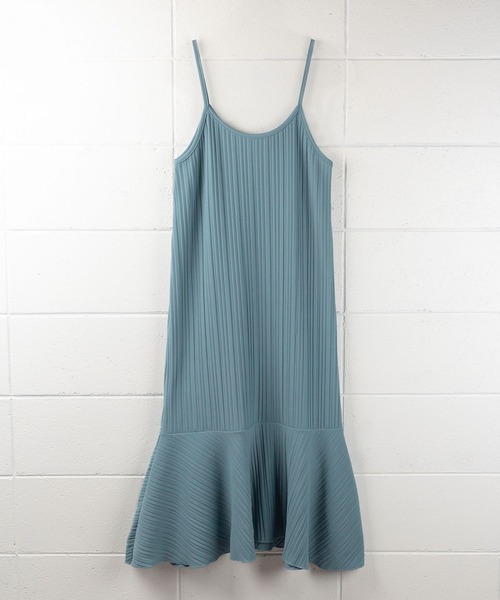 me+em select（ミームセレクト）の「※【 ５color 】プリーツフレアマーメイドキャミワンピース【韓国製】（ワンピース・レディース・ベージュ/ブラック/ブルー/チャコール/ピンク・FREE）」の20枚目の写真