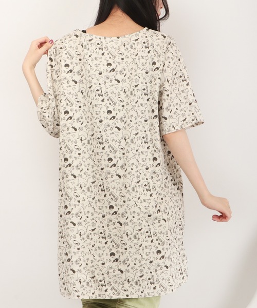 FUNALIVE(ファンアライブ)の「/nINE byおかべてつろうコラボ商品 5分丈猫総柄プリント BIGTシャツ(Tシャツ/カットソー・メンズ・オフホワイト/チャコール・L/M)」の5枚目の写真
