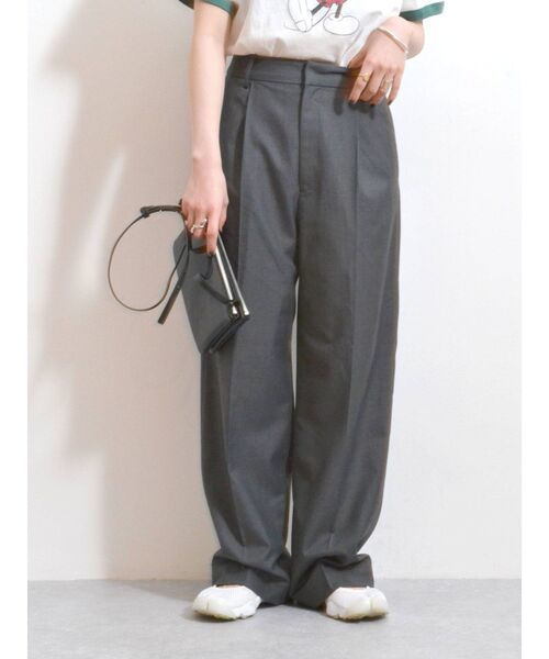 Ungrid（アングリッド）の「センタープレスルーズパンツ（その他パンツ・レディース・チャコールグレー/グリーン/ベージュ・SMALL/MEDIUM）」の5枚目の写真