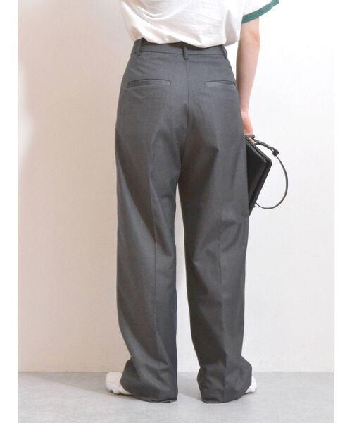 Ungrid（アングリッド）の「センタープレスルーズパンツ（その他パンツ・レディース・チャコールグレー/グリーン/ベージュ・SMALL/MEDIUM）」の7枚目の写真