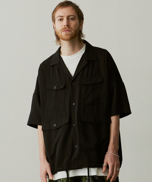 UNSELDs（アンセルズ）の「【UNSELDs アンセルズ】ドロップショルダーS/Sミリタリーシャツ（シャツ/ブラウス・メンズ・ダークグリーン/イエロー/ブラック・M/L）」の2枚目の写真