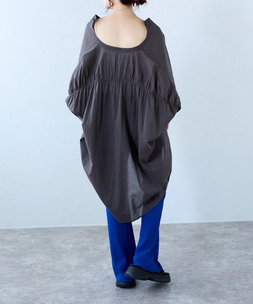 Fizz（フィズ）の「コットンボイルギャザーヨークブラウス（シャツ/ブラウス・レディース・ホワイト/ダークブルー/グレイッシュベージュ/チャコール/パープル/ブルー/ラベンダー/ライトカーキ/ブラック・M）」の3枚目の写真