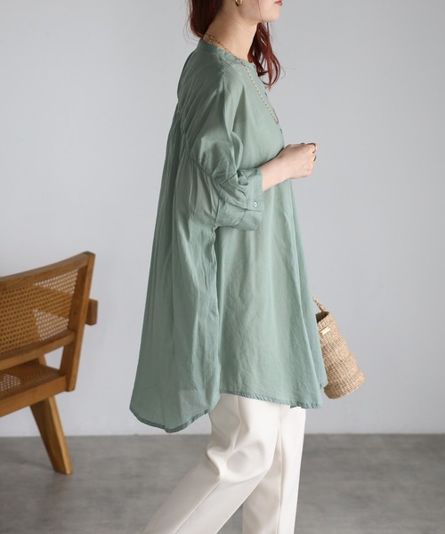 Fizz（フィズ）の「コットンボイルギャザーヨークブラウス（シャツ/ブラウス・レディース・ホワイト/ダークブルー/グレイッシュベージュ/チャコール/パープル/ブルー/ラベンダー/ライトカーキ/ブラック・M）」の22枚目の写真